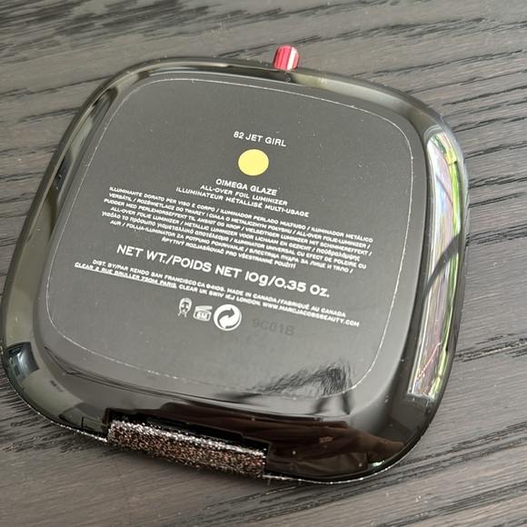 Marc Jacobs O Mega Glaze All-over Foil Luminizer - 82 Jet Girl - Picture 3 of 3